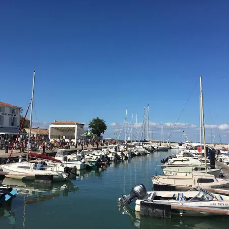 3 Sur Le Port